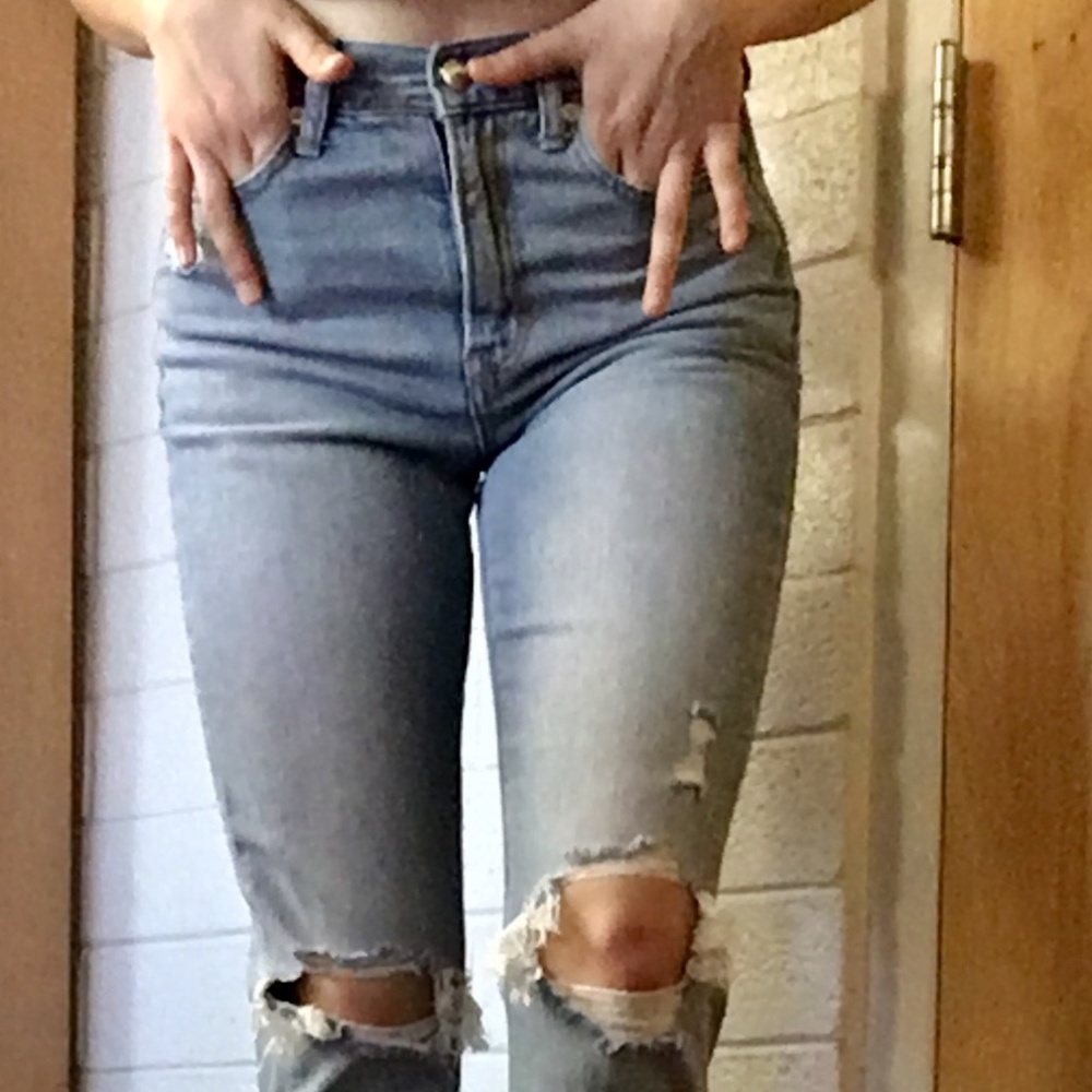 Cute American eagle mom jeans